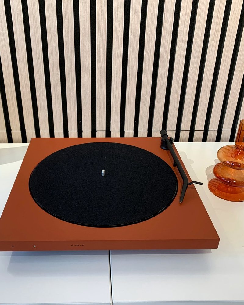 Calder Turntable